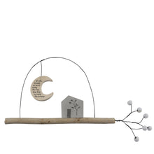 Load image into Gallery viewer, Wire twig hanger - it&#39;s the friends we meet
