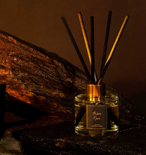 Load image into Gallery viewer, Shearer reed diffuser - amber noir
